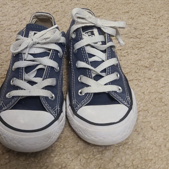 kids navy blue converse